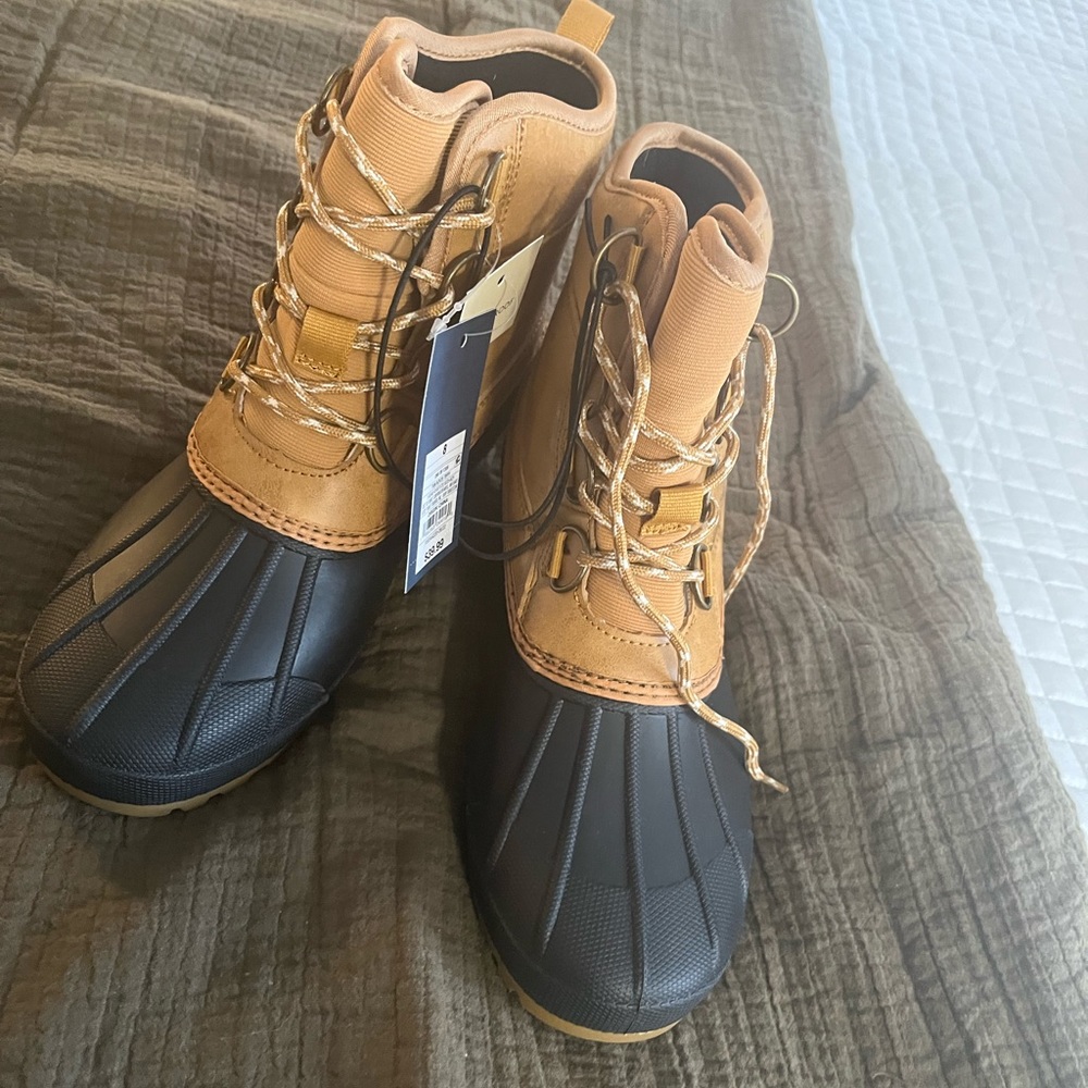 Duck boots